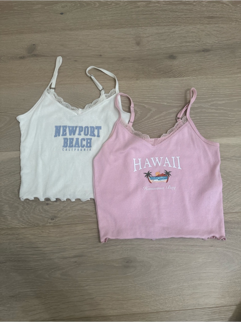 Hollister Pink Hawaii & Cream Newport Beach Lace-Trim Tank Set